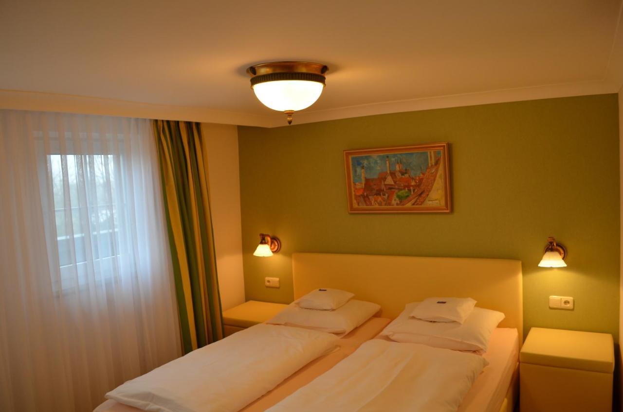 Hotel Brauereigasthof Landwehr-Braeu Reichelshofen Exterior photo
