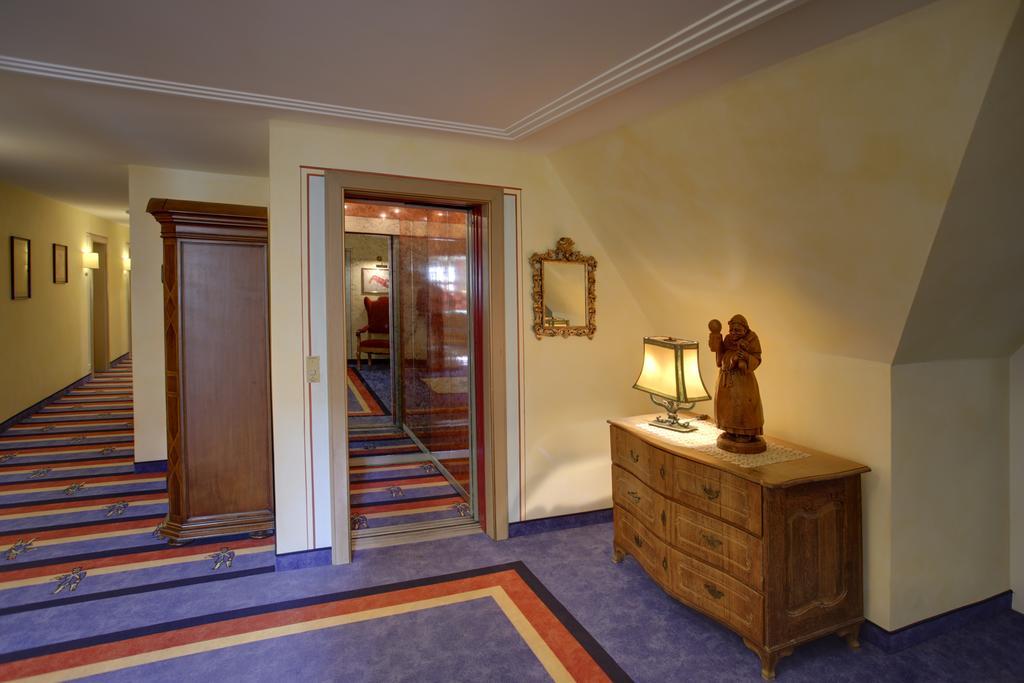 Hotel Brauereigasthof Landwehr-Braeu Reichelshofen Exterior photo