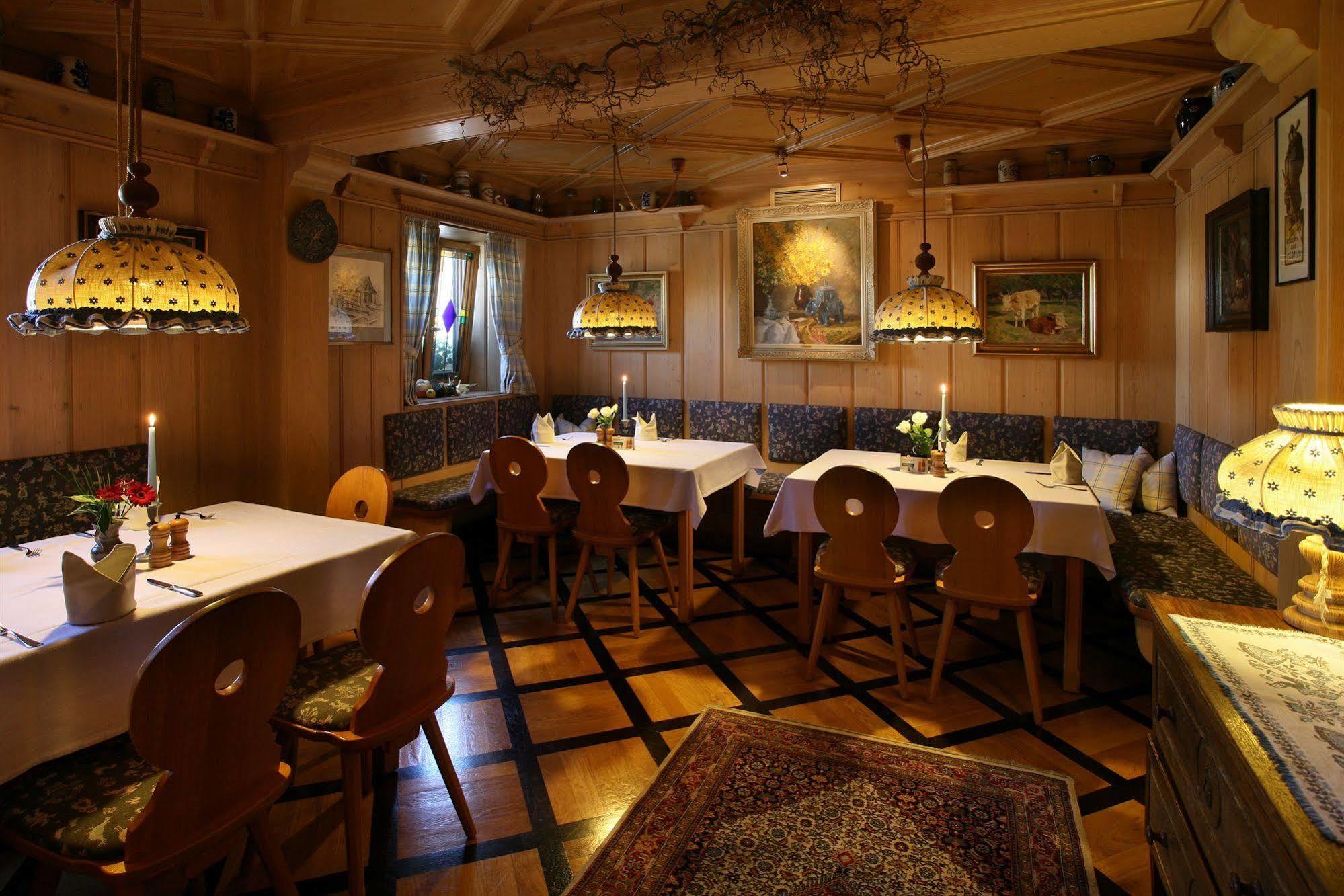 Hotel Brauereigasthof Landwehr-Braeu Reichelshofen Exterior photo